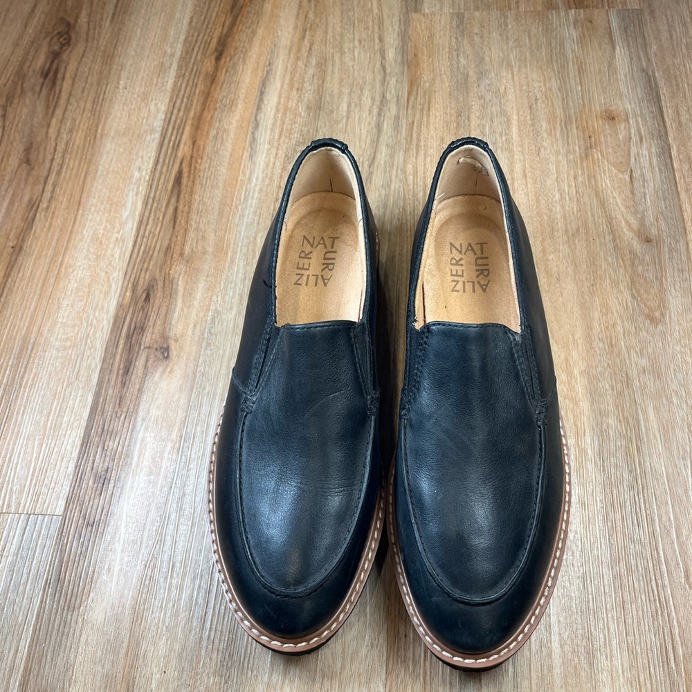 Naturalizer Women’s Black Leather Loafers